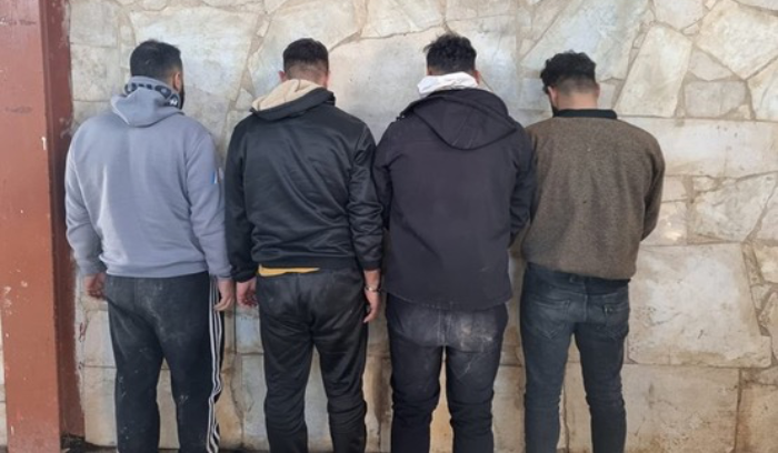الجيش يدهم منازل مطلوبين في بريتال بجرائم القتل والسرقة وإطلاق النار