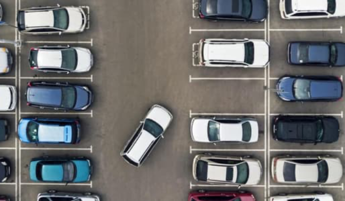 بلدتان.. Parking لسيارات مسروقة