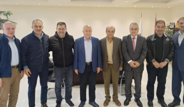 كلاس وحيدر باشرا وضع خطة تنفيذية لإعادة ملاعب كرة القدم لنشاطها