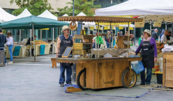 لا مظاهر احتفالية في أعياد اللبنانيين<br />
الأزمة بدّلت عاداتهم وحرمتهم البهجة... والأسواق تشكو قلة الرواد