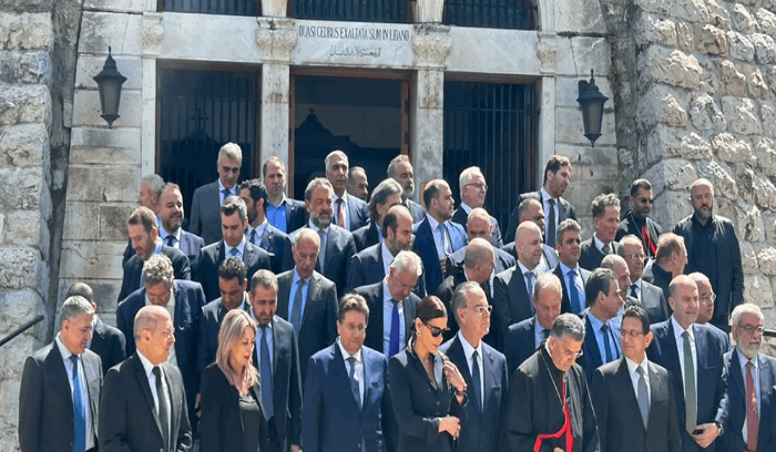 بالصور: الراعي والنواب أمام مزار سيدة لبنان