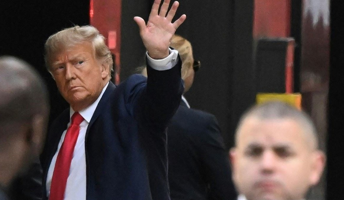 محاكمة تاريخية في نيويورك.. وترامب رهن الاعتقال