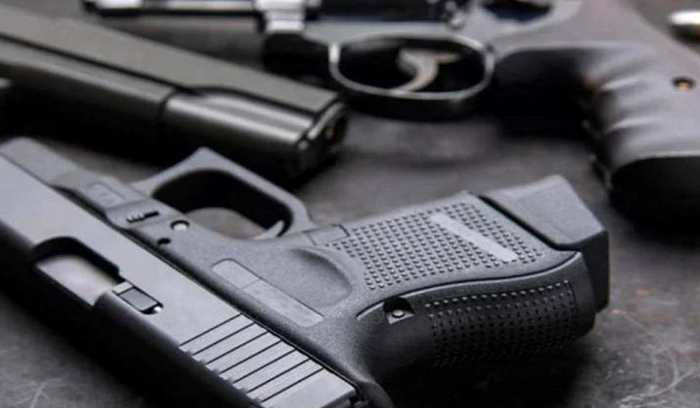 بالصورة: وزير الدفاع أصدر قراراً بتمديد صلاحية تراخيص حمل الأسلحة