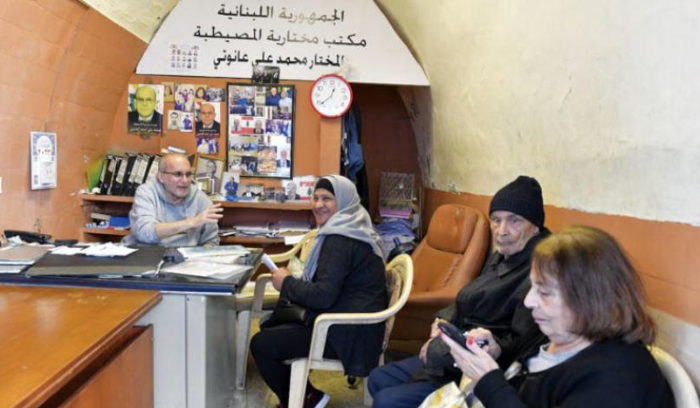 اللبنانيون يستعجلون إنجاز معاملاتهم قبل نهاية ولاية المخاتير<br />
وزير الداخلية دعا إلى إجراء الانتخابات البلدية والاختيارية في ايار