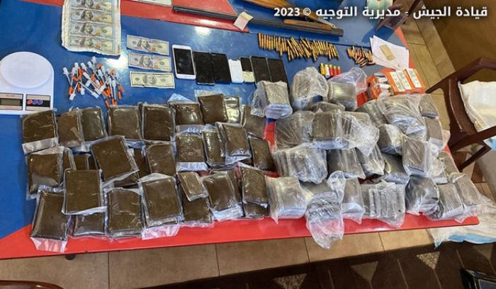 مداهمة منازل مطلوبين في بريتال
