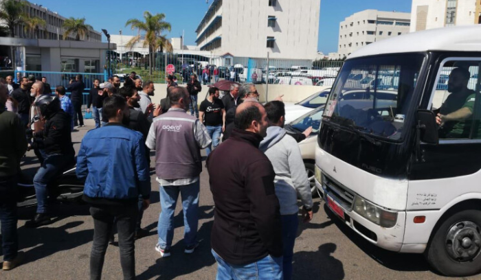 تعطيل رئاسي وشلل مؤسساتي وغليان طائفي .. والرهان على جهود الخارج