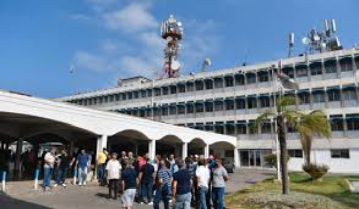 القطاع العام في الشارع اليوم.. ومصير البلديات رهن التمويل وقرار الوزير<br />
حزب الله: لا تعهد لباسيل حول المرشح الرئاسي.. والكتائب تطوي الإشكال مع «أمل» وتُبقيه مع السلاح