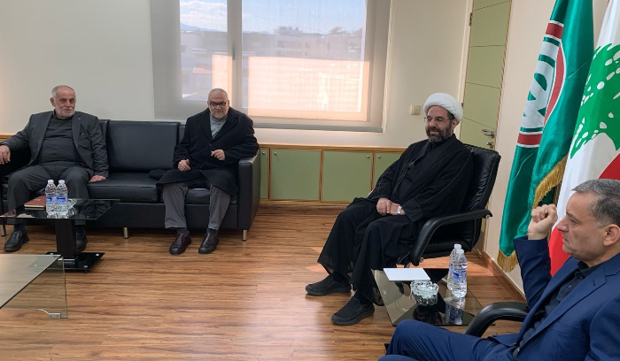قيادتا 