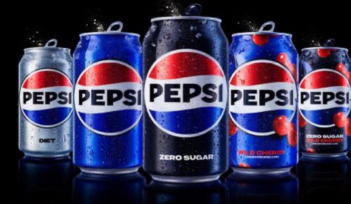 خطوة نحو الماضي.. بيبسي تغير شعارها الشهير