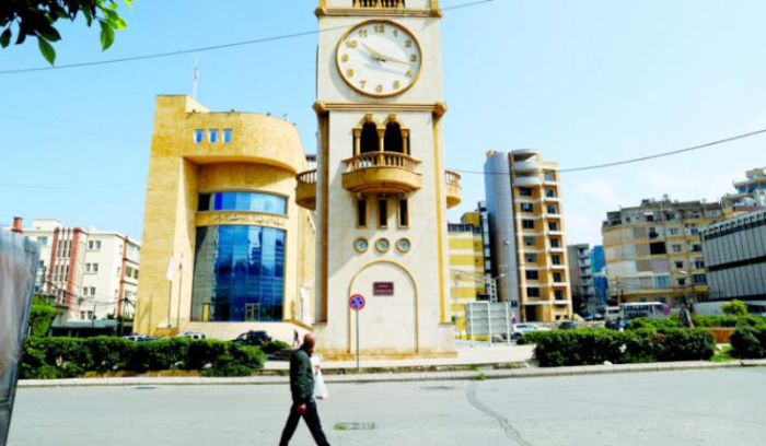 لبنان يستيقظ على تطور «خلاف التوقيت» مذهبياً<br />
أحزاب تتبرأ من «الاستثمار الطائفي»... ومساعٍ جنبلاطية لتخفيف التوتر