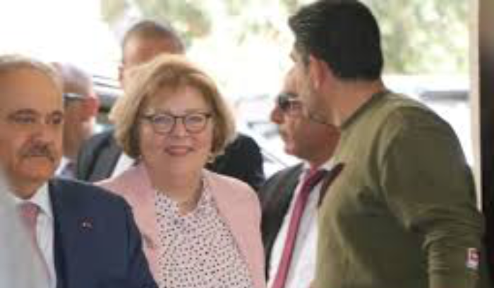 ليف تبحث عن موقع لبنان بربطه بصندوق النقد ولا فيتو على فرنجية<br />
باسيل يهاجم تغيير الساعة ويتوعد الحاكم والمنظومة.. واحتواء التوتر بين المصارف والمودعين