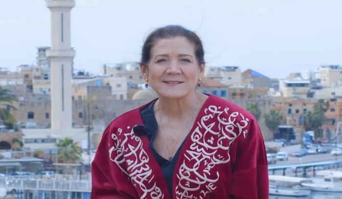 باللباس العربي… شيا تهنّئ اللبنانيين بحلول شهر رمضان