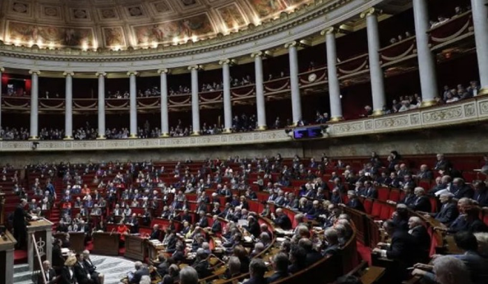البرلمان الفرنسي‬⁩ يفشل في التصويت الأولي بسحب الثقة من الحكومة