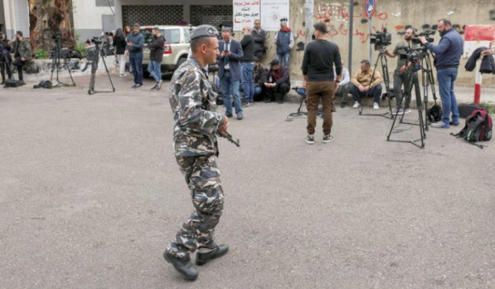 حاكم «المركزي» اللبناني يتهم سياسيين وصحافيين بـ«فبركة» وقائع ضده<br />
الوفود الأوروبية أنهت التحقيق معه أمس وتعود في آخر أبريل للتحقيق مع شقيقه