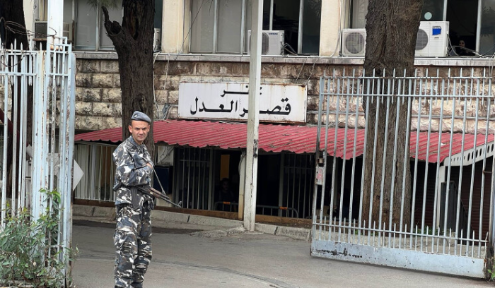 الرئاسة تحت ركام السياسة.. العين على مشاورات باريس.. وصندوق النقد يحذّر