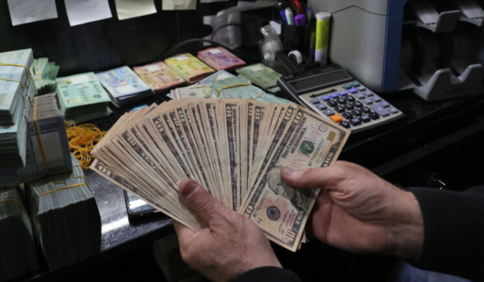 تداعيات انهيار الليرة في حياة المواطن اليومية