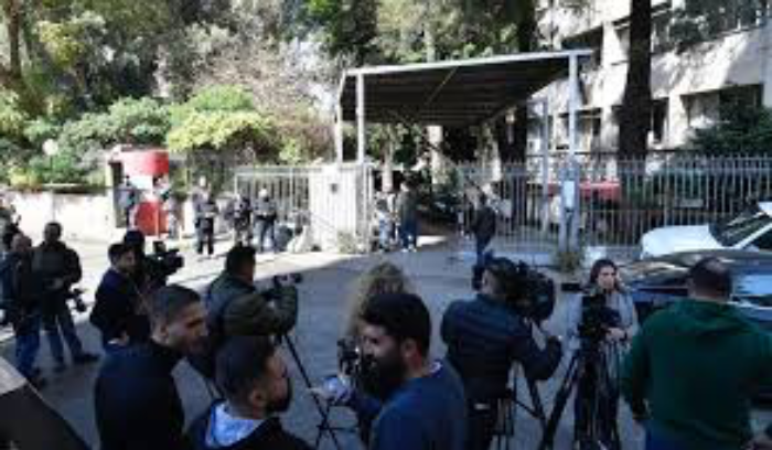 الدولة تدَّعي على سلامة.. وحضوره اليوم بداية مرحلة فاصلة!<br />
بري يعتبر تقسيم بلدية بيروت تقسيماً للبنان.. وجنبلاط من الكويت لرئيس توافقي