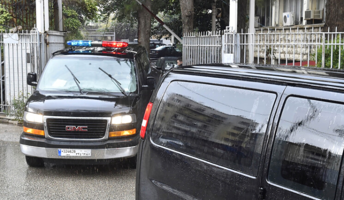 لبنان ينهار والحكومة غائبة.. الحراك الديبلوماسي: للبحث صلة.. الجامعة: لا مبادرات