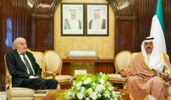 جنبلاط في الكويت ولقاء مع رئيس مجلس الوزراء