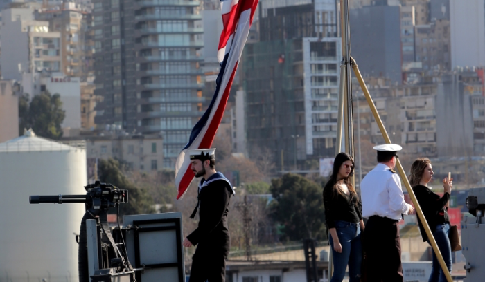 مسؤول في خارجية لندن يدخل «خلسة» بمساعدة ميقاتي و«القائد»: تسلّل بريطاني إلى الجيش