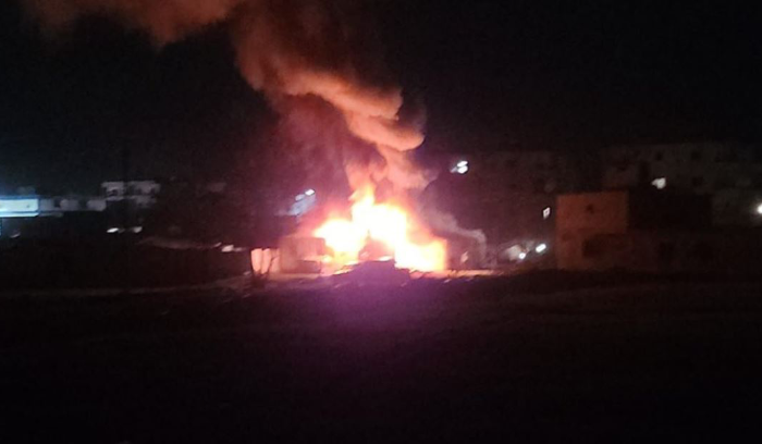 بالصور | حريقٌ داخل مخيم للنازحين في عنجر