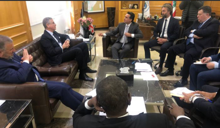 لا جديد رئاسياً وموجة رهانات على الإقليم