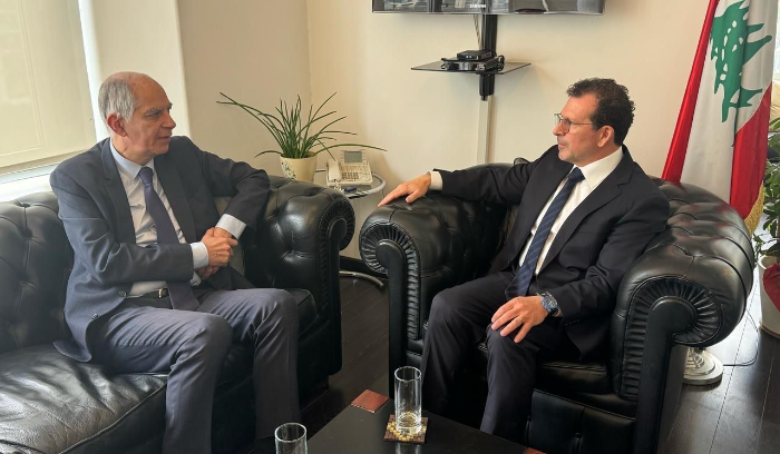 شحادة استقبل ماغرو وبحثا سبل دعم فرنسا لبنان على كافة الصعد