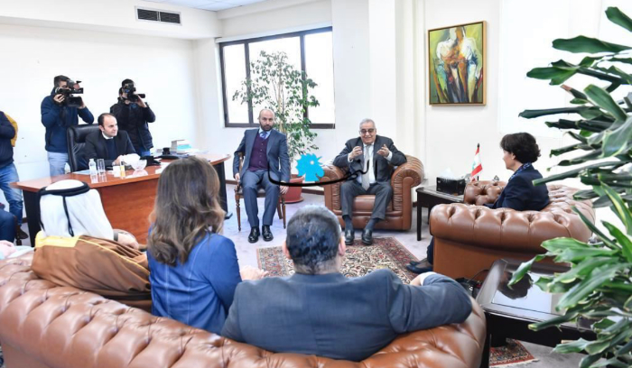 خماسي باريس: انتهى وقت المسرح والوقت للقرار