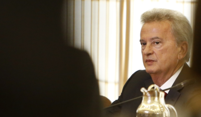 الادعاء على الحاكم لا يمنعه من «مزاولة الوظيفة»!