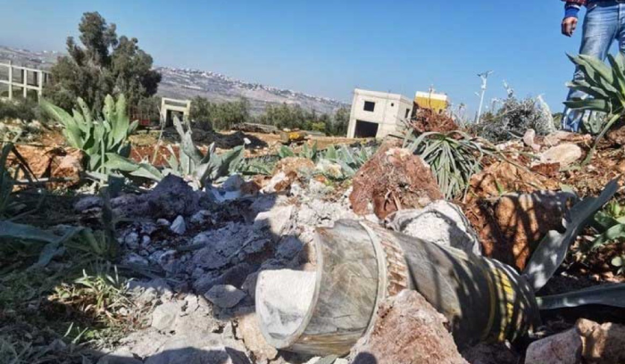 سقوط قذيفة إسرائيلية على منزل قيد الإنشاء في مزرعة وادي خنسا ـ ⁧‫حاصبيا‬⁩