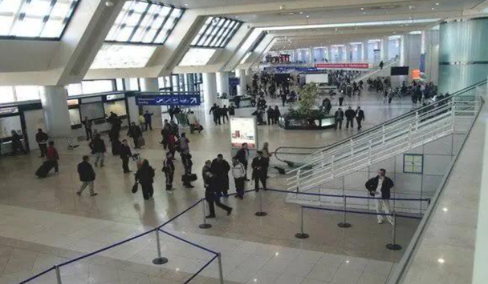 القاء القبض على ارهابية في مطار الجزائر من أصول فرنسية -لبنانية