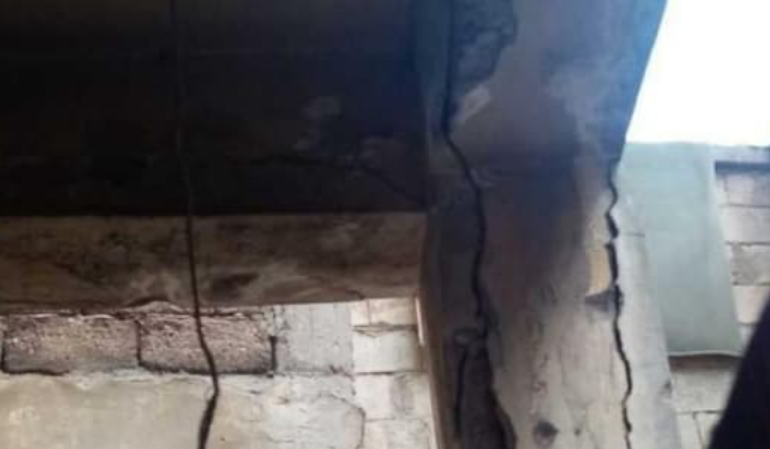 انهيار سقف شرفة بسبب الهزّات