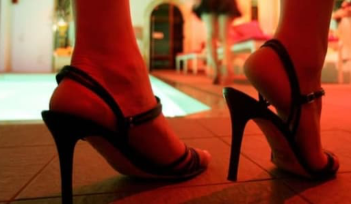 دعارة ومخدّرات.. هذا ما يحصل في أحد الفنادق!