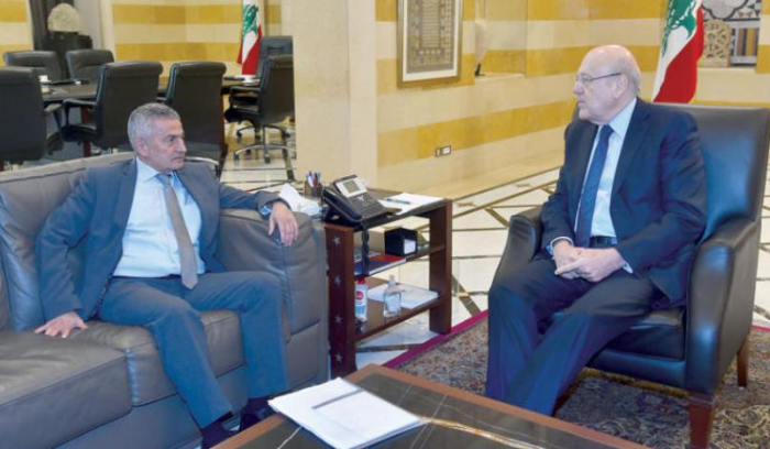 انهيار الليرة اللبنانية يربك الحكومة... و«الدولرة» تفرض نفسها على الأسعار