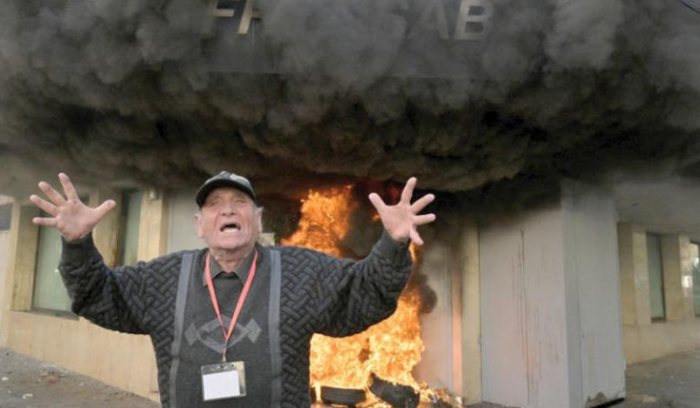 الغضب الشعبي ينفجر في وجه المصارف اللبنانية وإحراق فرعين في بيروت<br />
واشنطن تشتبه بعلاقات مالية بين حاكم «المركزي» اللبناني و«حزب الله»