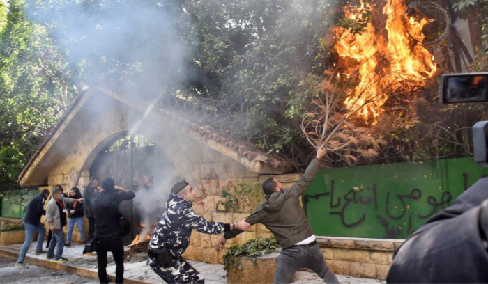 نصرالله يهرب من معاناة بيئته 