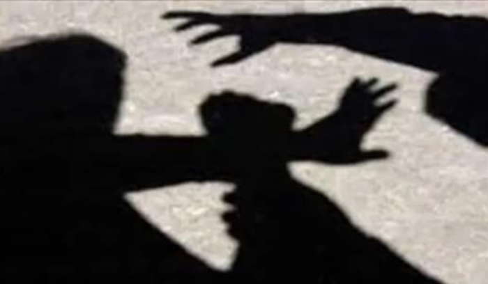 إشكال يتطوّر الى تضارُب... وجريح بساطور