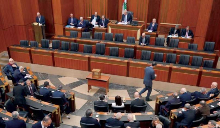 برلمان لبنان أمام مواجهة «ساخنة» بين تشريع الضرورة وانتخاب الرئيس<br />
قائد الجيش يطلب عدم شموله بالتمديد