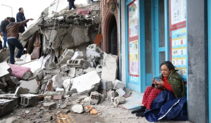 مأساة تركيا وسوريا تتزايد.. ولبنان نحو أزمة مصرفية جديدة