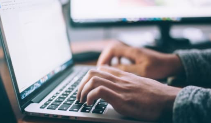 لا إنترنت ولا خطوط هاتفية... والأهالي يُناشدون