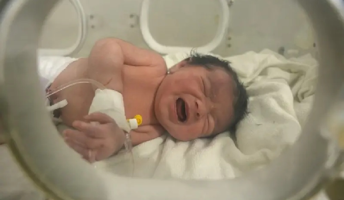 هكذا نجت “رضيعة سوريا” من الزلزال!