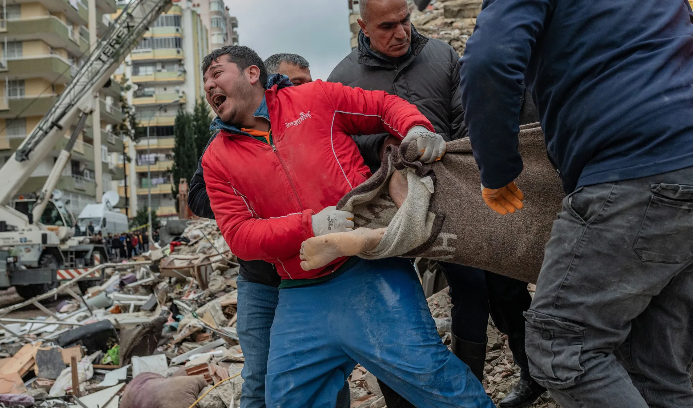 مخاوف من ارتفاع حصيلة الزلزال إلى 8 أضعاف