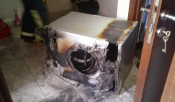 إخماد حريق داخل شقة في أدما