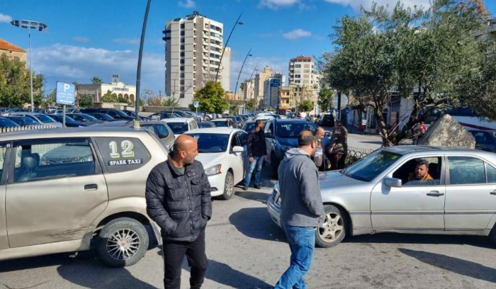 قطع الطريق عند ساحة النجمة في صيدا