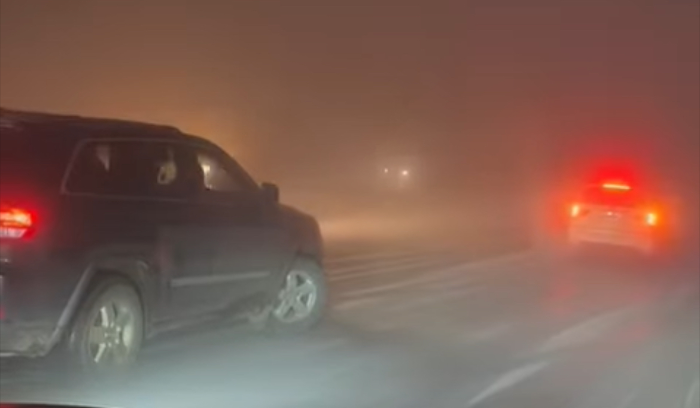 قطع السير على طريق ضهر البيدر بسبب الانزلاق  والجرافات تعمل لفتحها