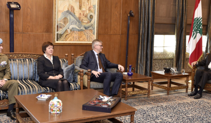 الدولار يُحلِّق والغضب يتفاقم .. و تحذير من تفكّك قطاعات الدولة