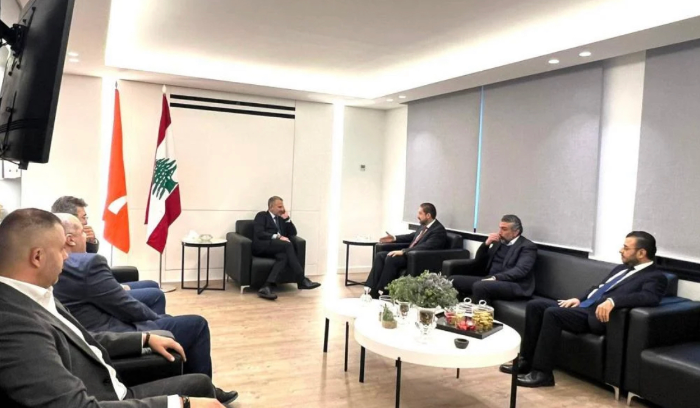 كرامي يجول بين 