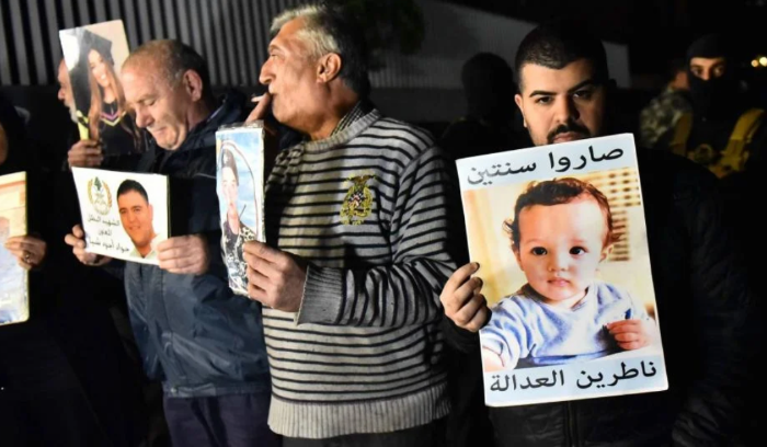 أهالي ضحايا انفجار المرفأ يتجمعون أمام قصر العدل قبل ظهر اليوم