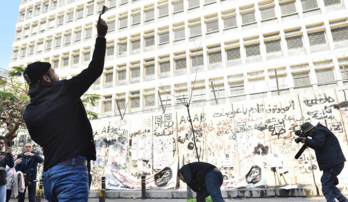 عودة الوفد القضائي الأوروبي على المحك: ماذا لو ادّعى القضاء اللبناني على سلامة؟