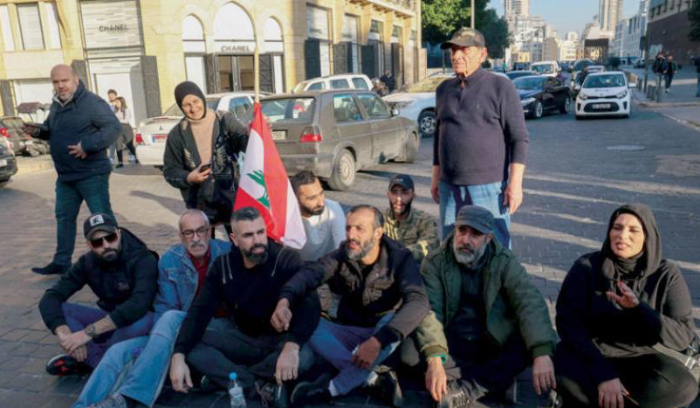 اعتصام النواب اللبنانيين ينذر بفتح الباب على مزيد من التأزم<br />
بري لا يدعو إلى جلسة جديدة لانتخاب الرئيس